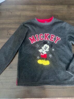 Vintage Disney Embroidered Mickey Mouse Sweatshirt